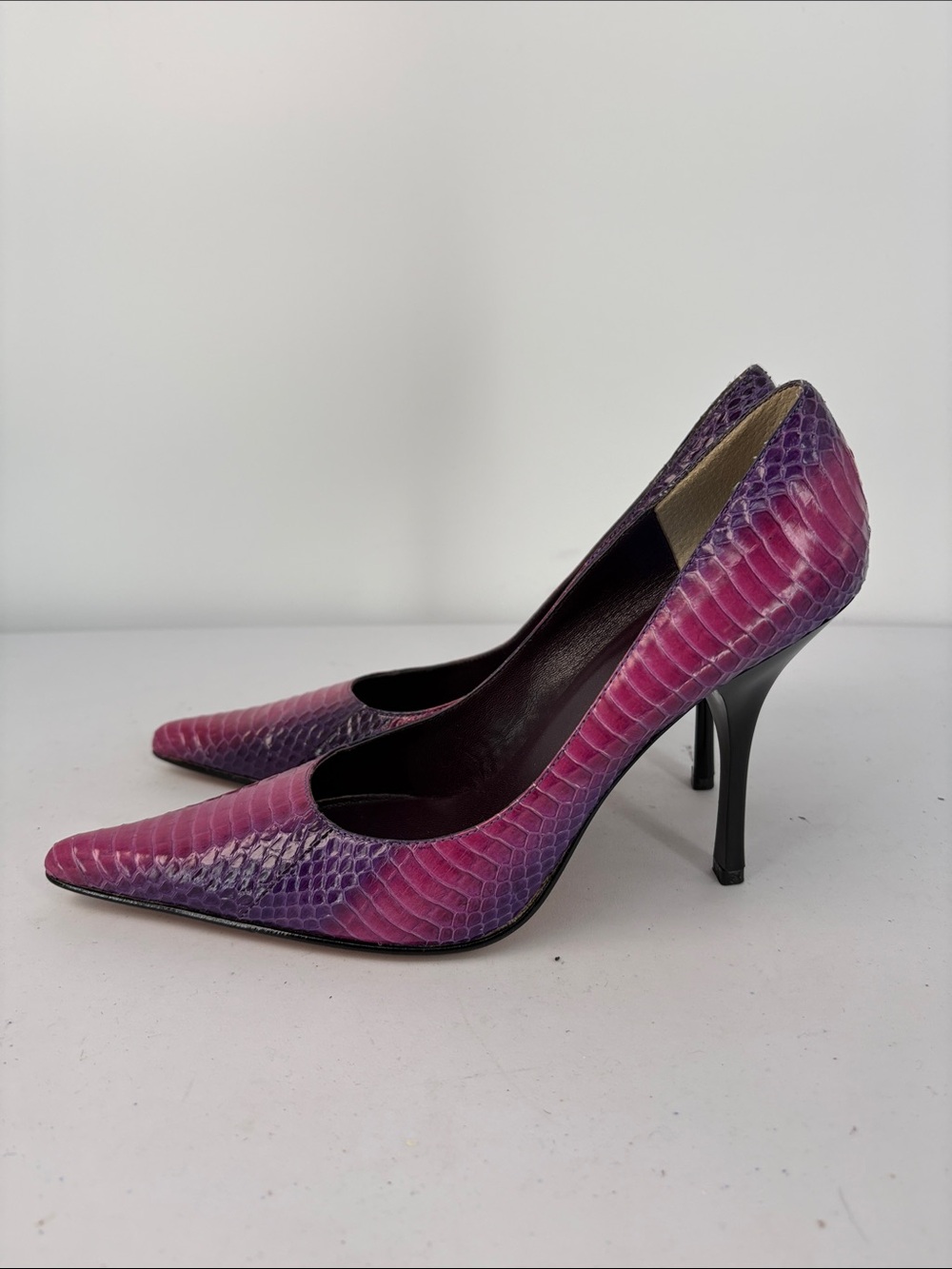 🐆 bebe Pink and Purple Snake-Embossed leather Pointed Toe stiletto Heels